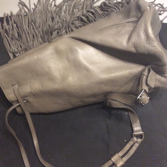 🪴Kenneth Cole - Drawstring Pebble Leather Backpack - Picture 4 of 14